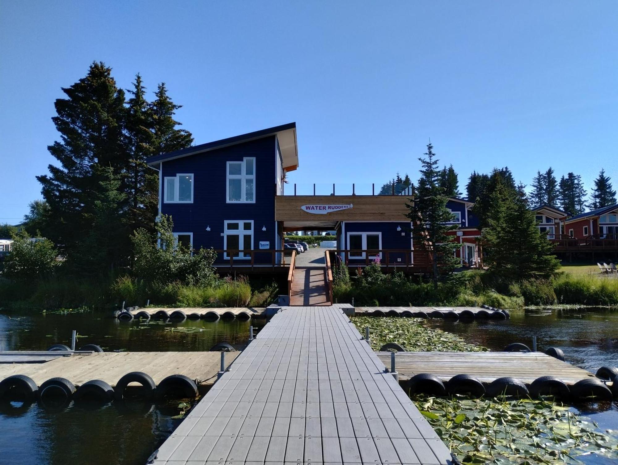 Leisure - Seaplane Base Apartment Homer